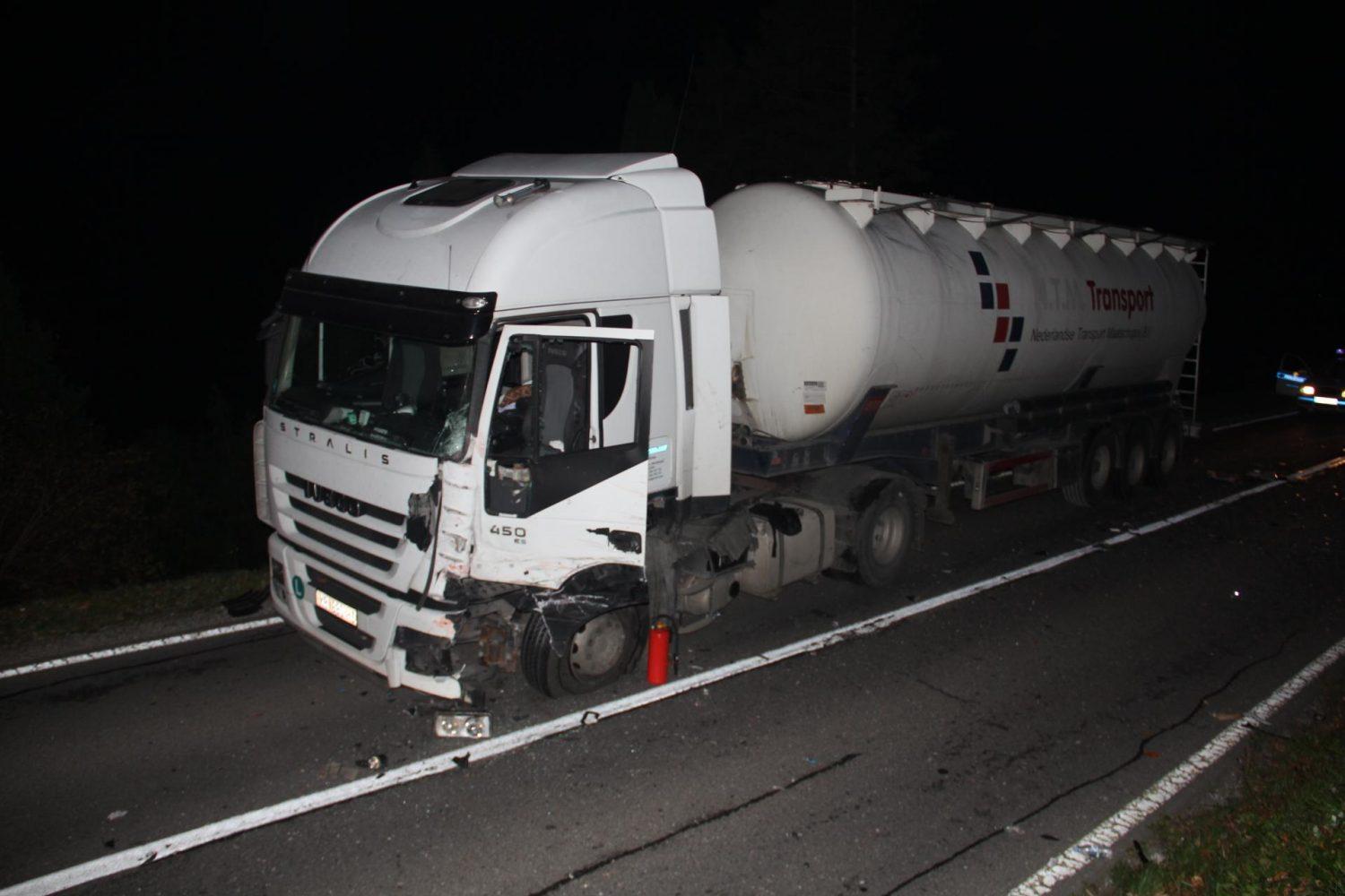 Voznik tovornega vozila je vozil močno alkoholiziran