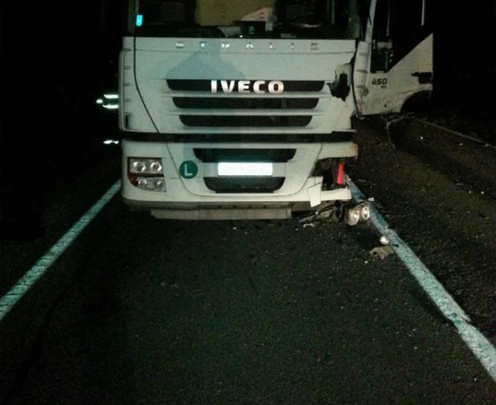 FOTO: V prometni nesreči v Ožbaltu udeležena tovornjak in kombi