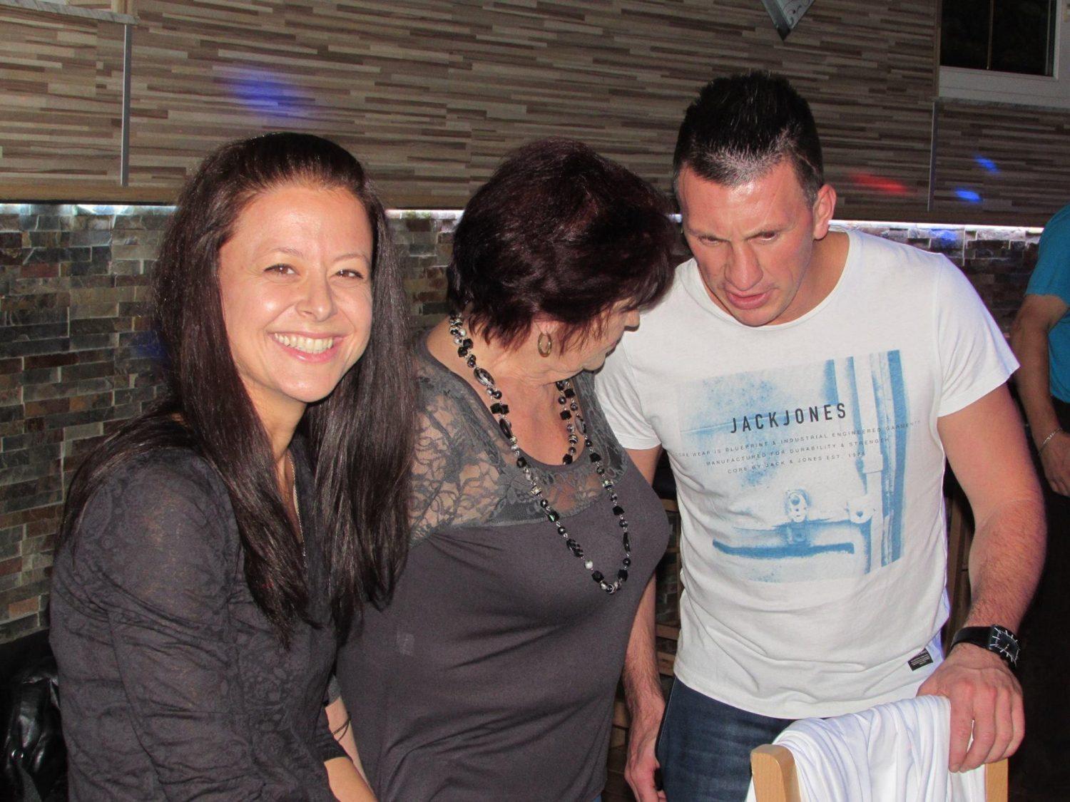 FOTO: Tekmovalci šova Kmetija: Nov Začetek so se zabavali v TNT-ju