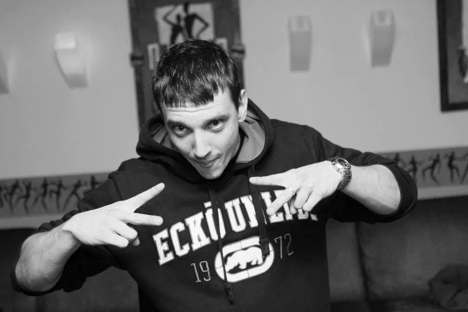 EKSKLUZIVNO: Eno leto je od izdaje albuma, na naši strani si ga prenesite brezplačno