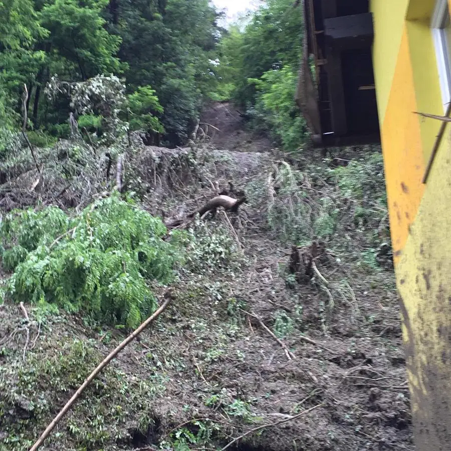 Ob večjih količinah padavin povečana nevarnost zemeljskih plazov