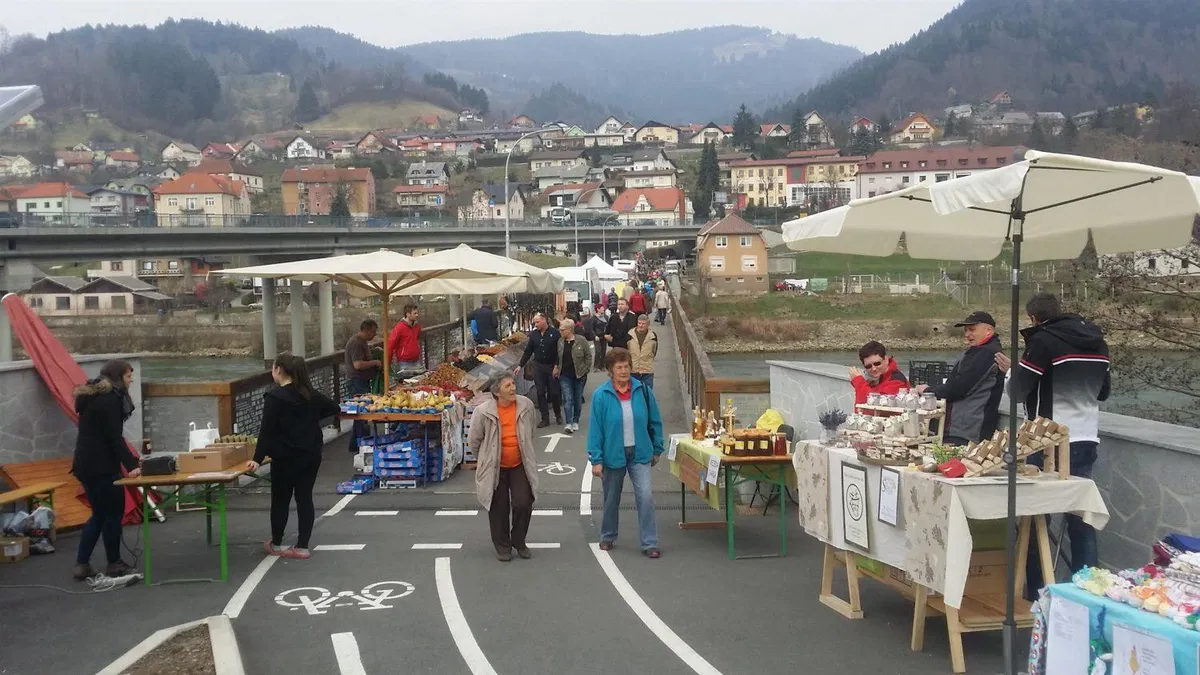 FOTO: Jožefov sejem tudi v Dravogradu privabil veliko obiskovalcev