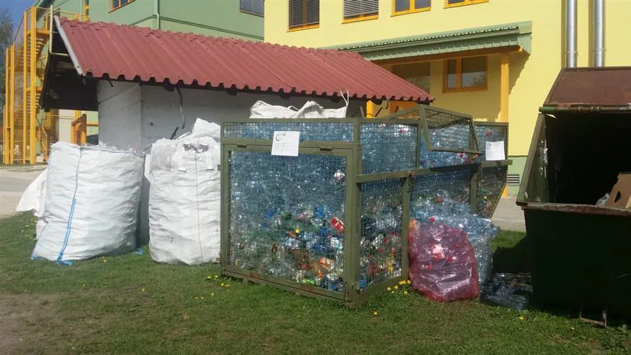 Otroci pomagajo otrokom: z zbiranjem plastenk do novega inkubatorja