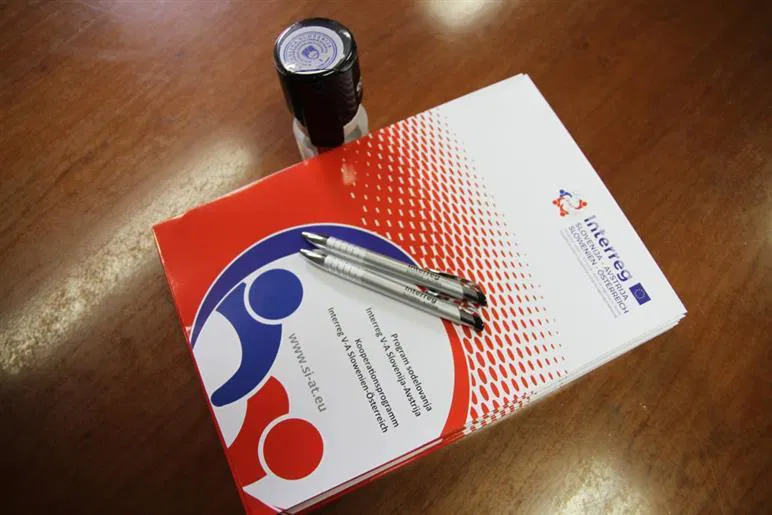 Podpisanih 8 novih pogodb za čezmejno sodelovanje, tretji rok za prijavo še odprt