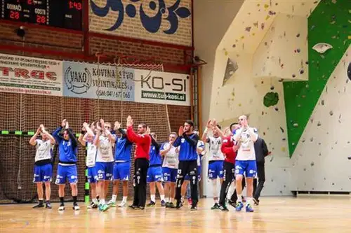 Slovenjgraški Ježki ostajajo v igri