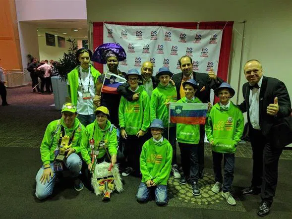 Radeljski petošolci V ZDA osvojili pokal za svoj izum