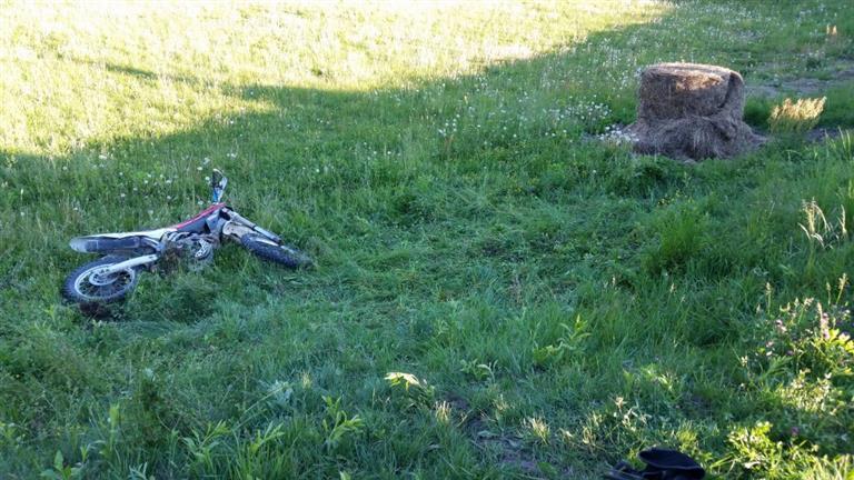 V Spodnji Vižingi motorist s cross motorjem padel in končal v bolnišnici