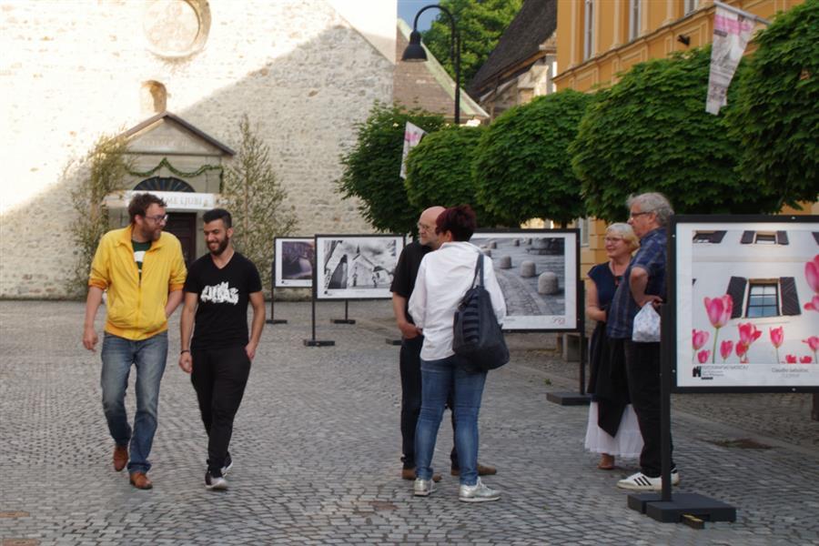 Teden odprtega ateljeja z mladim sirijskim ustvarjalcem in društvom RAUM AU mnogim osvetlil pogled na problematiko beguncev