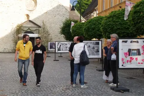 Teden odprtega ateljeja z mladim sirijskim ustvarjalcem in društvom RAUM AU mnogim osvetlil pogled na problematiko beguncev