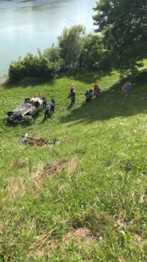 FOTO in VIDEO: Po divjem pregonu policisti v Dravogradu ujeli nevarnega voznika