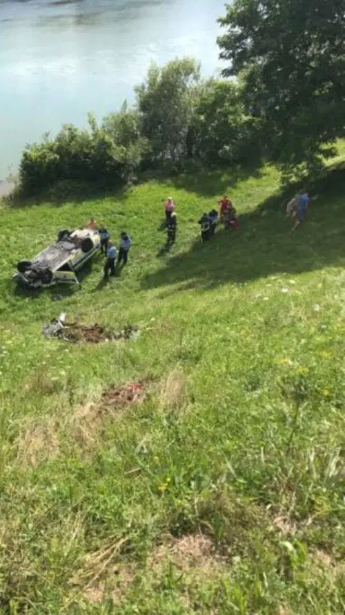 FOTO in VIDEO: Po divjem pregonu policisti v Dravogradu ujeli nevarnega voznika