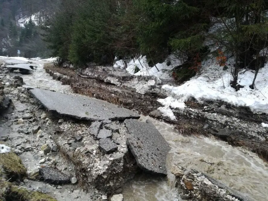FOTO in VIDEOGALERIJA: Posledice ponedeljkovega neurja