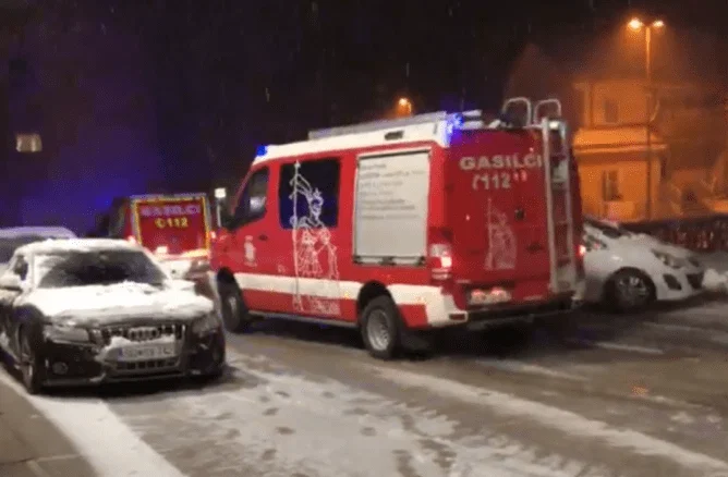 Vreme ponovno povzročilo težave na cesti Prevalje - Leše