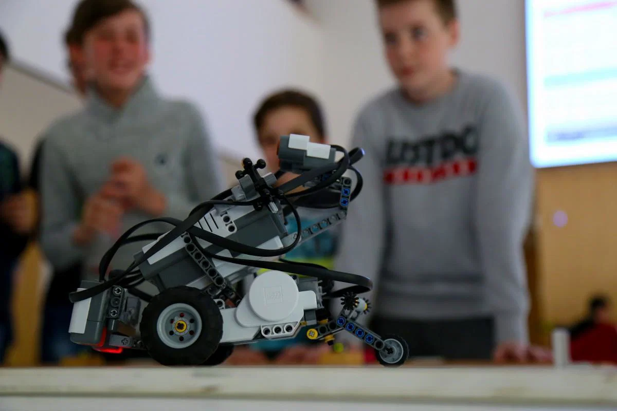 Koroški šolarji so se pomerili v konstruiranju uporabnih Lego robotov