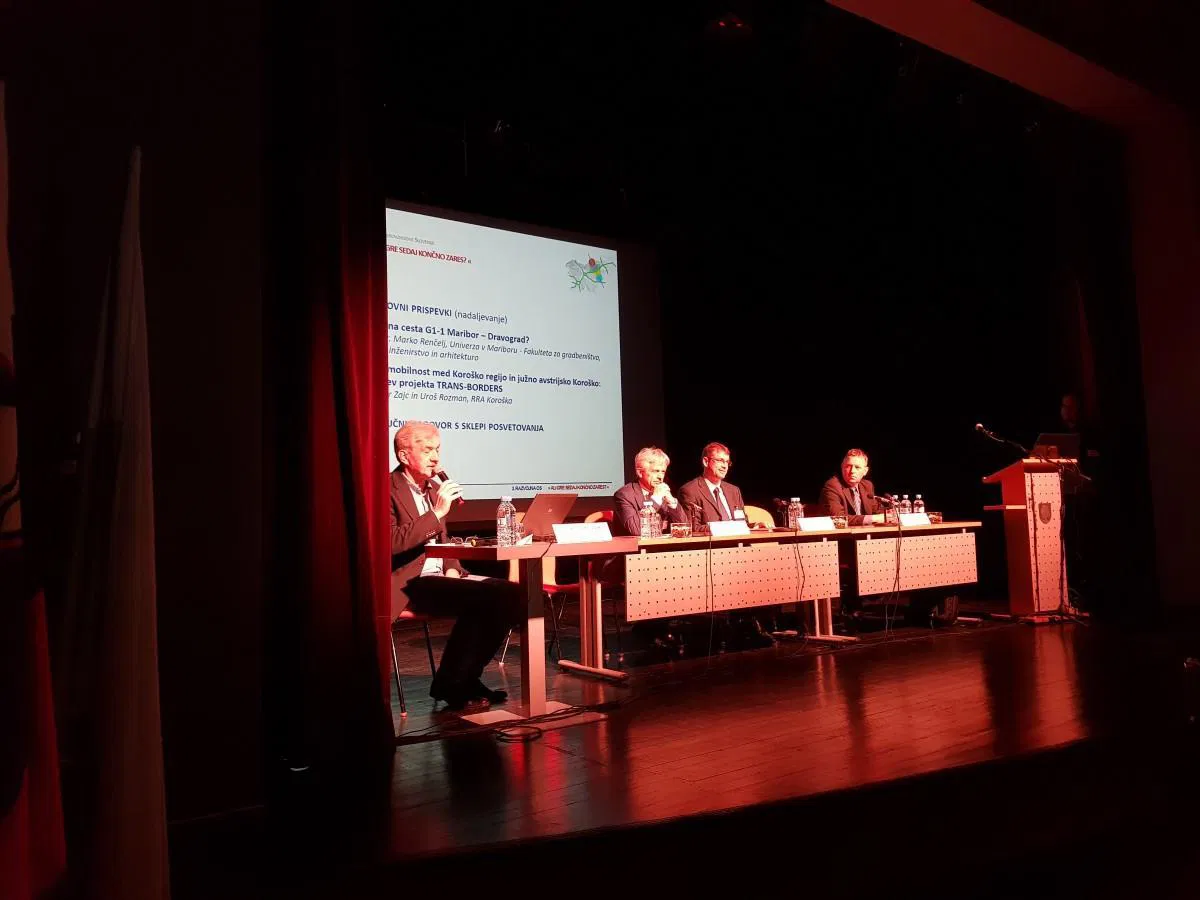 "Ali gre sedaj končno zares?" - posvet o 3.razvojni osi na Ravnah