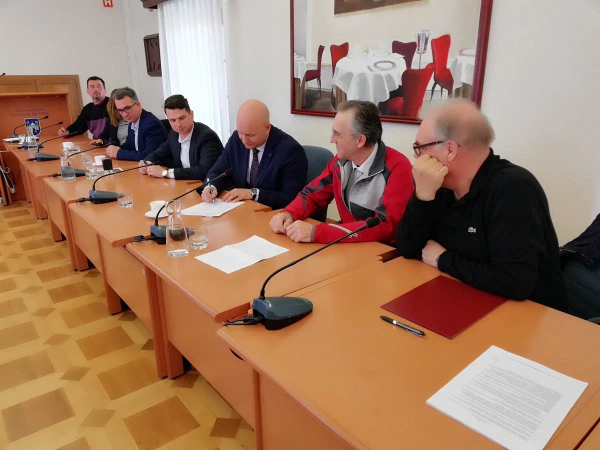 Gledališka tržnica odpira svoja vrata