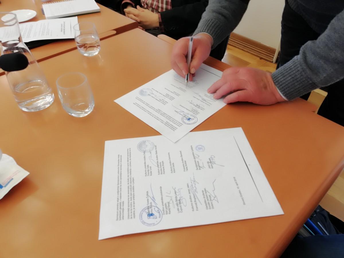 FOTO: V Slovenj Gradcu ustanovili Mrežo ljubiteljskih gledališč