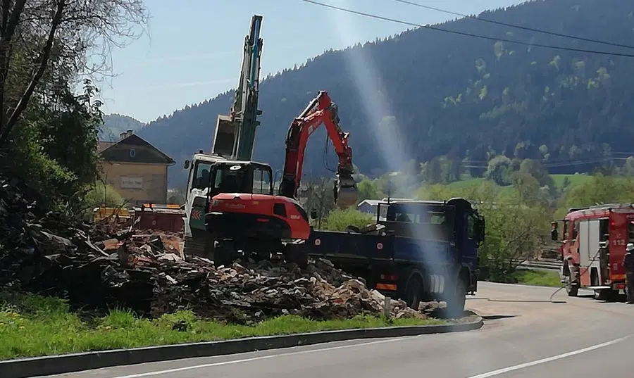 V Otiškem Vrhu porušili "Hišo duhov"