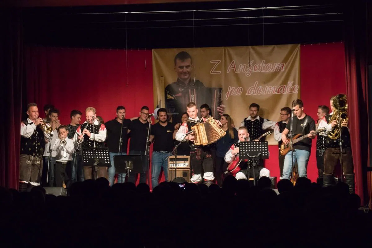 Svetovni prvak Anže Krevh navdušil domačo Ribnico