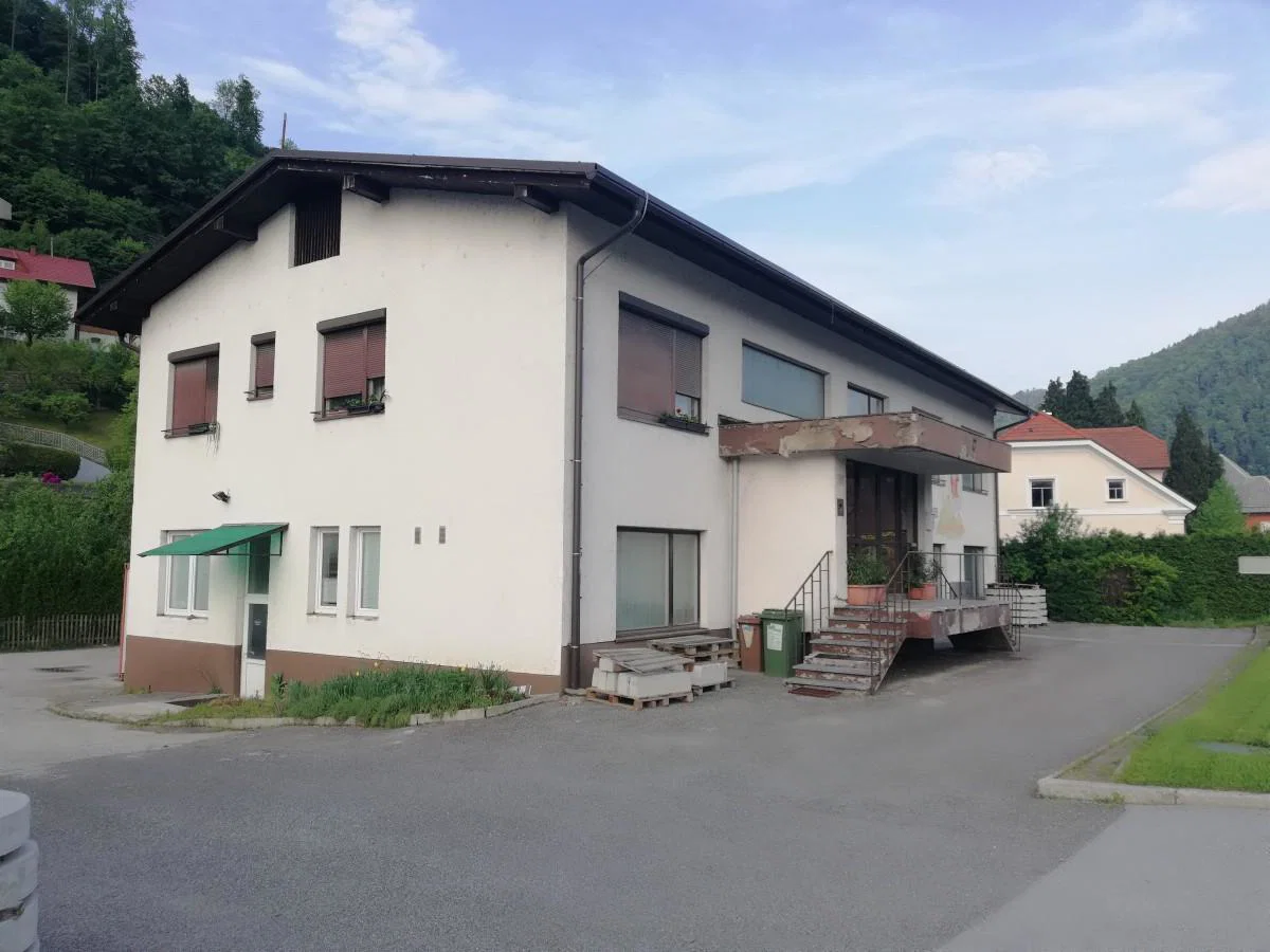 Nekoč dom gasilcev, kmalu dom osmih družin