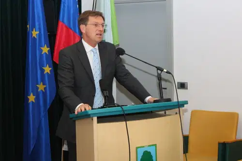 Cerar poziva upravo DARS k odgovorom, sicer naj ta odstopi