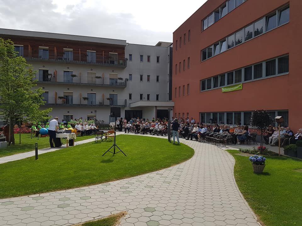 Deset let Doma Hmelina v Radljah ob Dravi