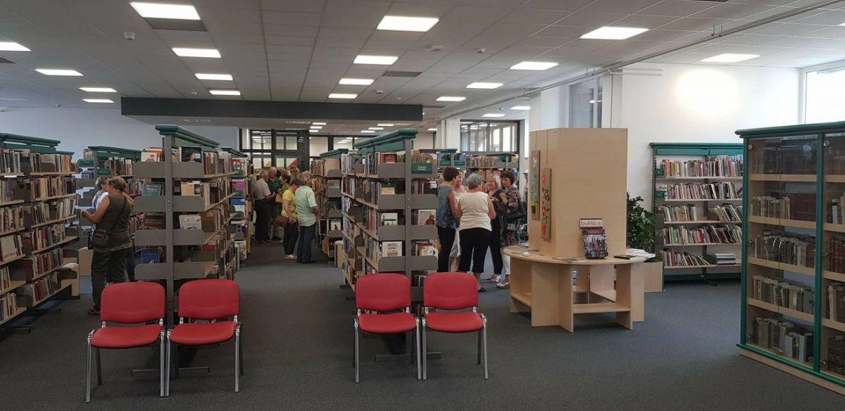 Danes vabljeni na otvoritev likovna razstava "Črno beli svet domišljije"  v Galeriji Knjižnice Radlje