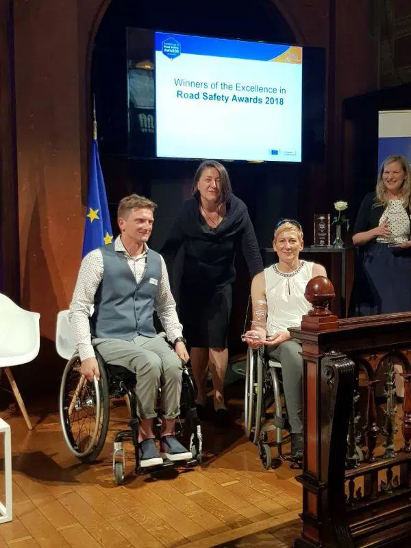 Slovenski Heroji osvojili Evropo - Bodo v Evropski uniji od danes vozili v pižamah?