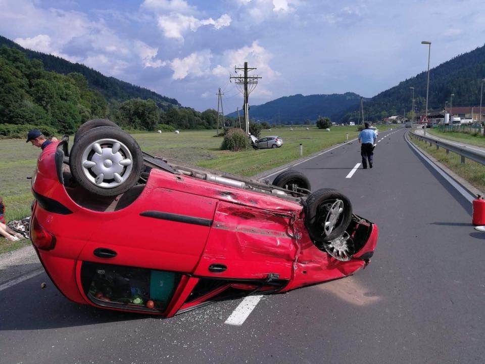 FOTO: V prometni nesreči v Šentjanžu ena oseba poškodovana
