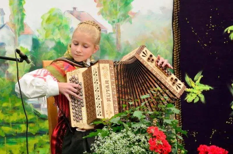 FOTO: Mlada virtuozinja Danaja Grebenc slavila 50. zmago