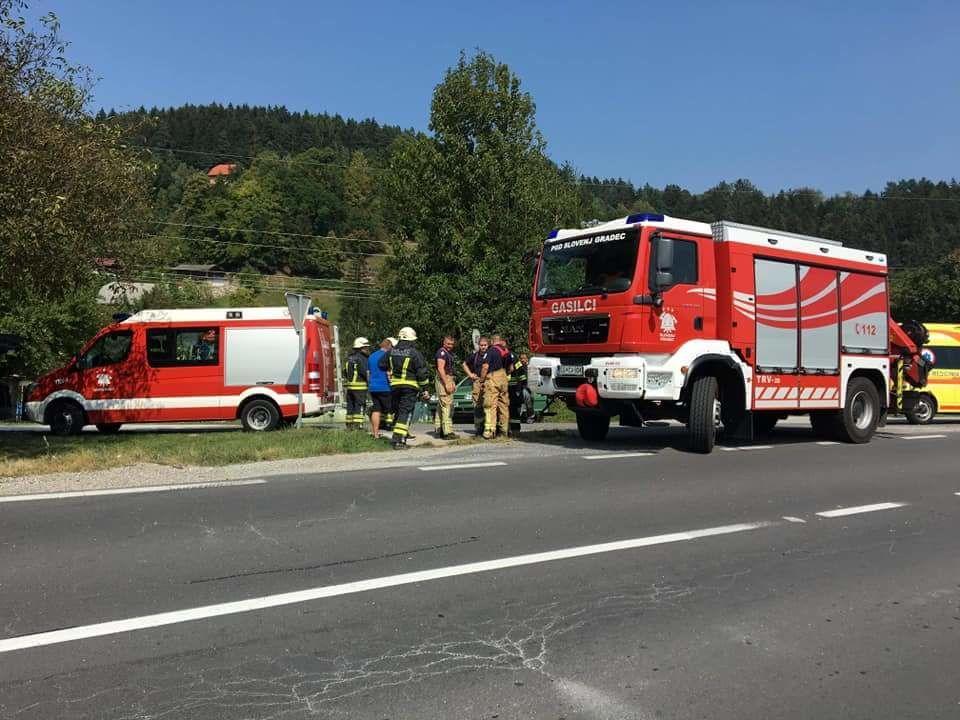FOTO: V prometni nesreči v Pamečah dve osebi poškodovani