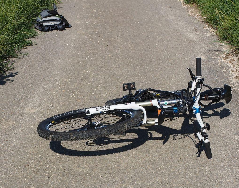 V Bukovski vasi se je poškodoval močno vinjen kolesar