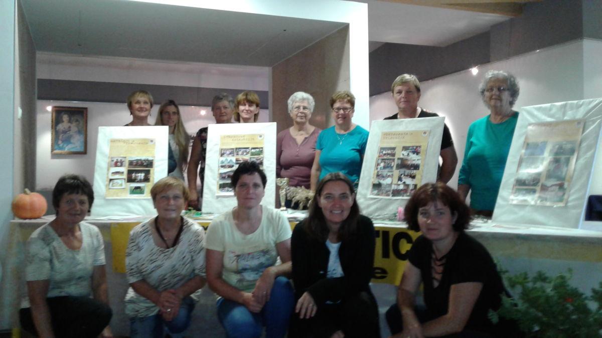 25 uspešnih let Društva Kmetic Mežiške doline počastili z razstavo