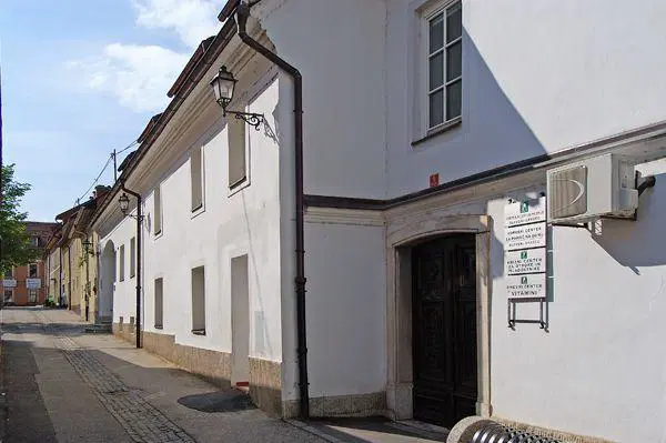 Kaj pomeni spojitev centrov za socialno delo za Korošce?