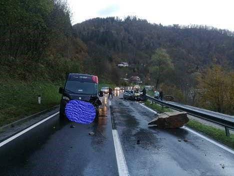Skala ubila dve osebi - krivo obilno deževje