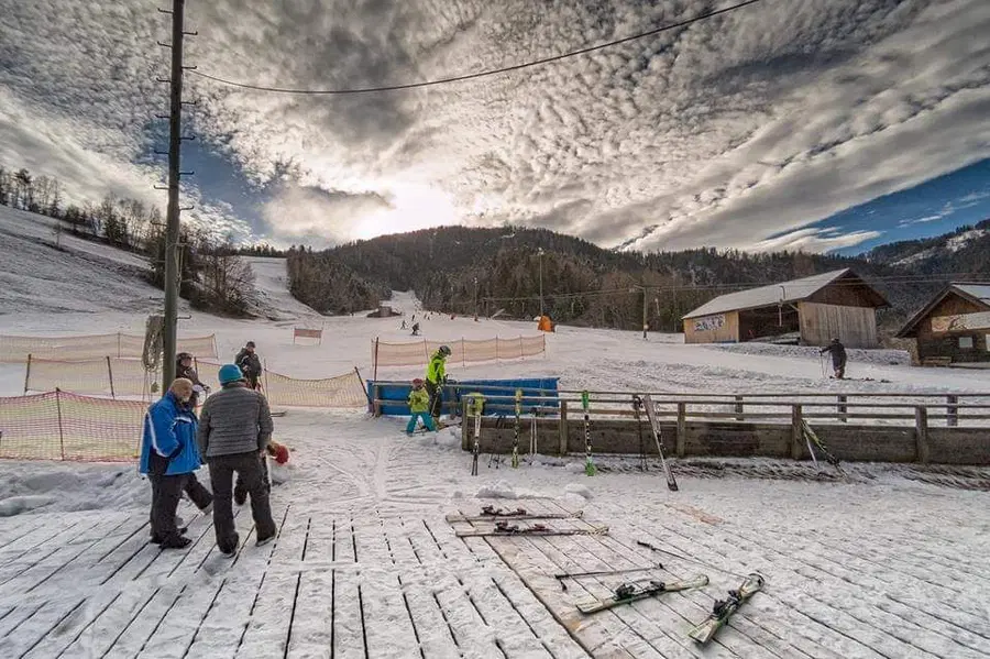 V Črni brezplačna smuka na dan pred Božičem