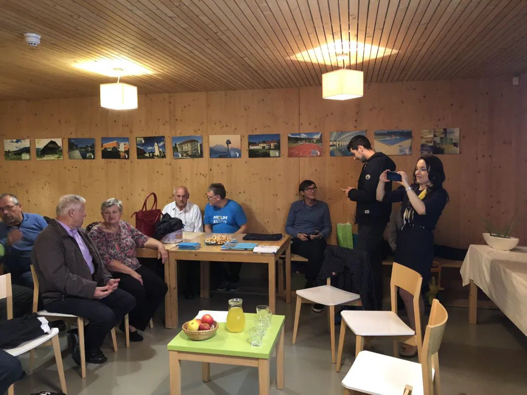 FOTO: Okrogla miza o razvoju občine Ravne in koroške regije