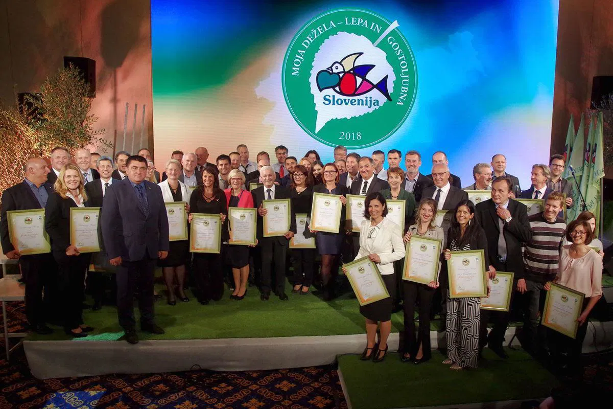 Med dobitniki prestižnih priznanj Turistične zveze Slovenije so tudi Radlje ob Dravi, Šentanel in Slovenj Gradec