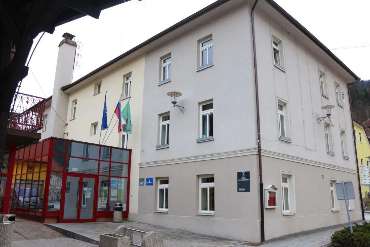 Krajevni uradi na območju Upravne enote Ravne na Koroškem do nadaljnjega zaprti