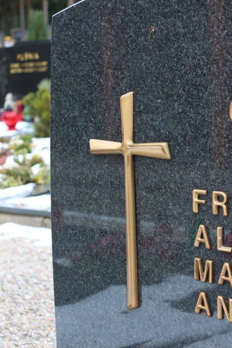 Mineva leto dni od prve smrtne žrtve covida-19 v Sloveniji