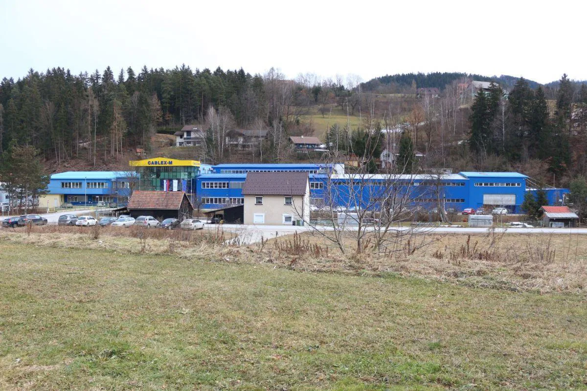 Cablex-M leto dni po ujmi z večinoma zaključeno sanacijo, a poplava je načela stroje