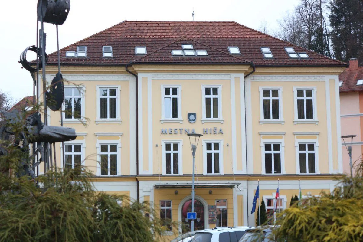 Občina Ravne na Koroškem z rebalansom in načrti navezovalne ceste na tretjo razvojno os