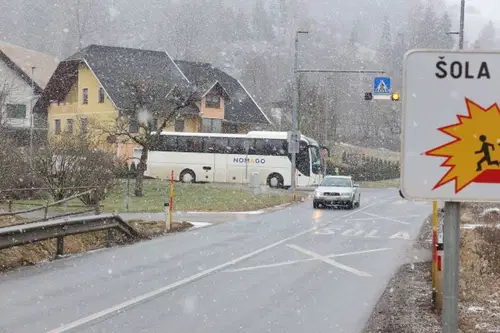 Julija 2020 brezplačen medkrajevni javni potniški promet za upokojence, športnike in invalide