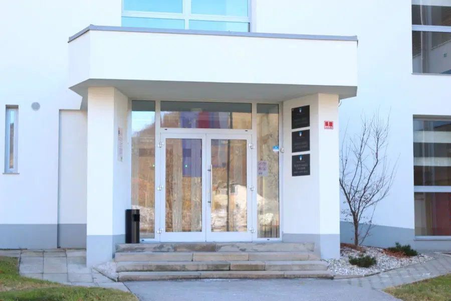 Vasletovi za poskus uboja v Mežici tri leta zapora