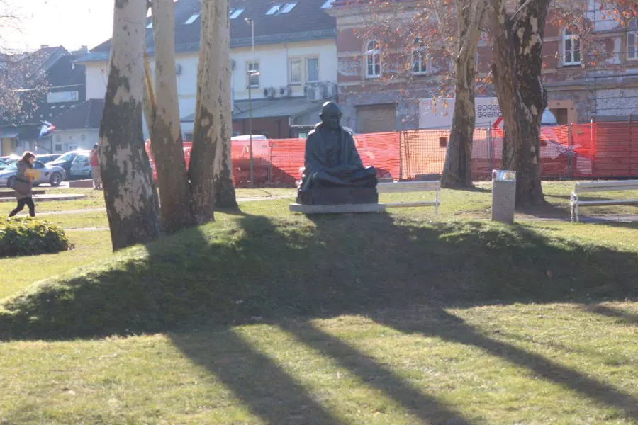 Gimnazijci bodo predstavili knjigo Mladi o miru na slovesnosti v Slovenj Gradcu