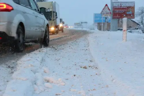 V petek zjutraj in dopoldne v večjem delu države sneg