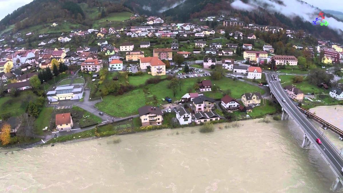 V Dravogradu priprave na poplave, v Črni vetrolom