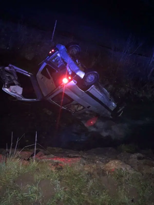 FOTO: Voznik zapeljal v Pako, tri osebe poškodovane