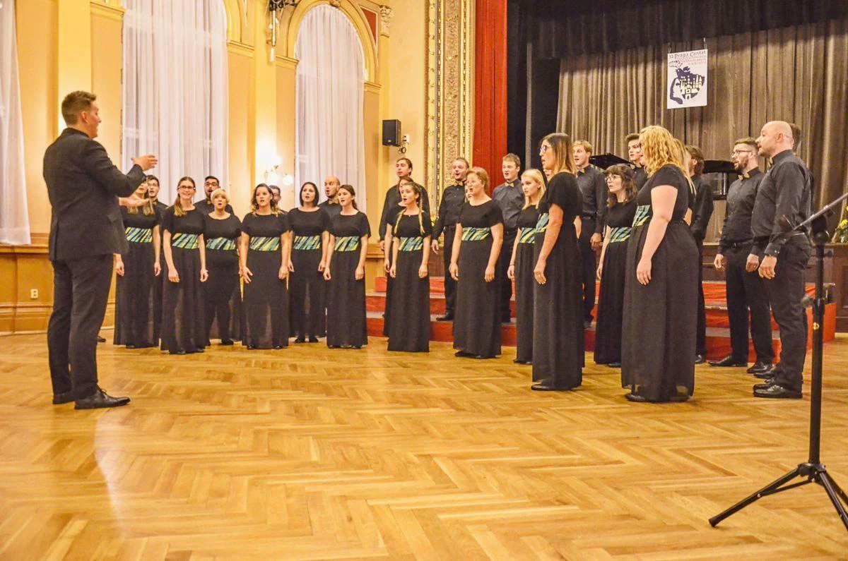 Koroški APZ Mohorjan v Pragi do treh odličij