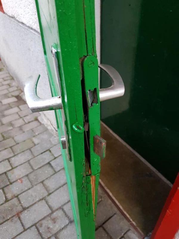 Neverjetno: Še na koči na Naravskih ledinah potrebujejo varnostne kamere